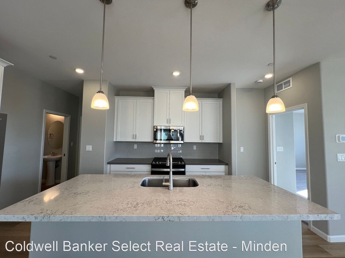 4 br, 2.5 bath House 1013 Home Stretch Lane House Rental in Minden