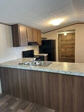 Building Photo - 833 Lovell Rd