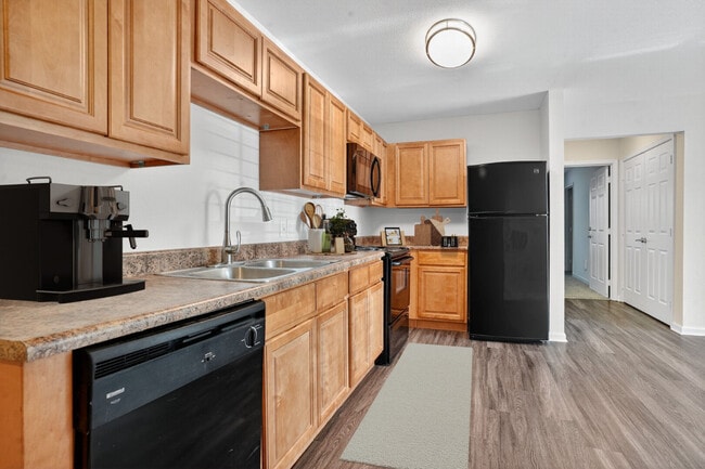 Building Photo - The Grand at Shoaff Park