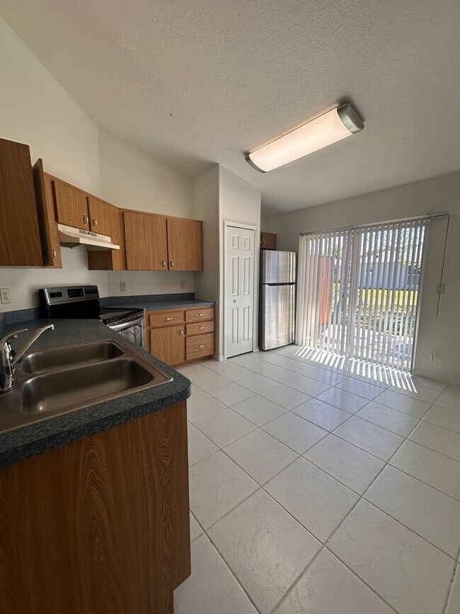 Foto del edificio - Pine Grove Duplex, Side B