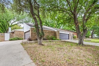 Building Photo - 3417 Bristol Rd