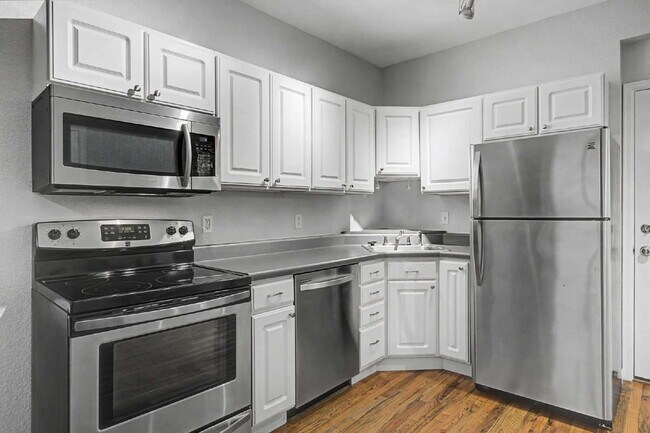 Foto del edificio - Adorable Studio in 1909 Building! Heart of Capitol Hill