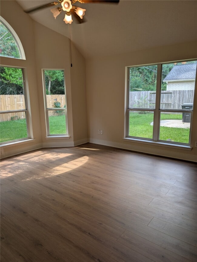 Building Photo - 14615 Wressell Dr