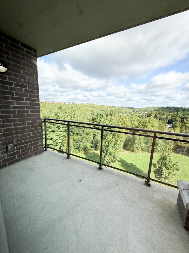 Building Photo - 1310 Nesbitt Dr