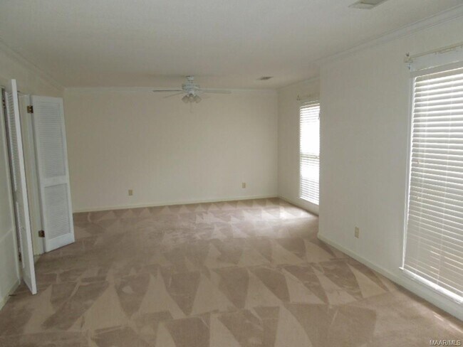 Building Photo - 2169 Edinburgh Dr