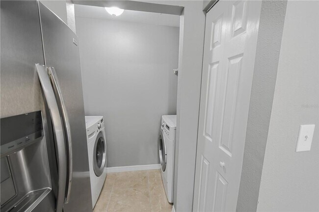 Building Photo - 5610 Pinnacle Heights Circle - #306