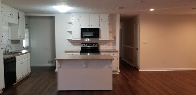 Building Photo - 871 Jefferson Dr SW