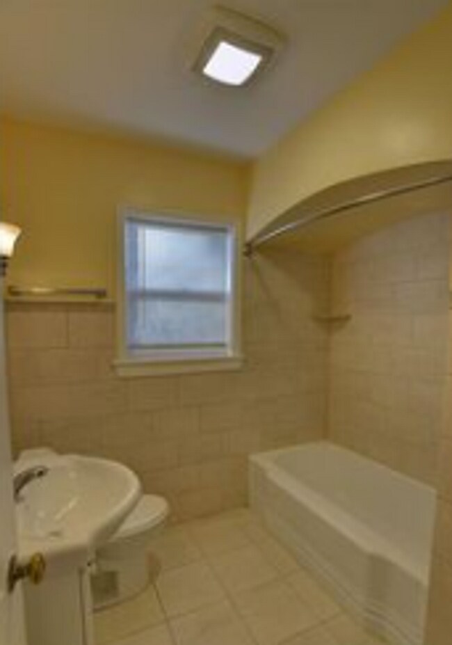 Foto del edificio - COMING SOON- 3 Bedroom, 2 Bathroom.