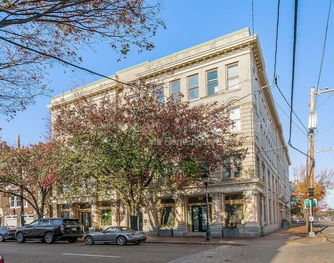 Foto del edificio - 212 E Clay St