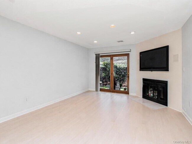 Foto del edificio - 8 Davids Ln