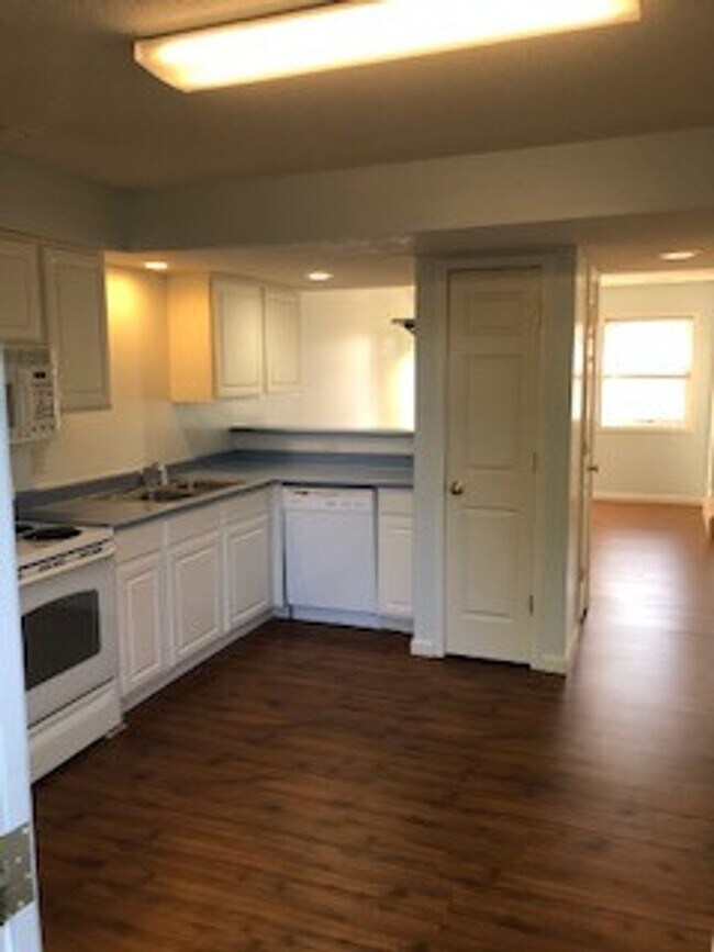 Foto del edificio - 3354 S Oaklawn Cir