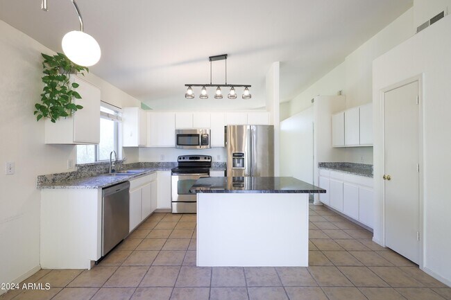 Foto del edificio - 8834 E Dallas St