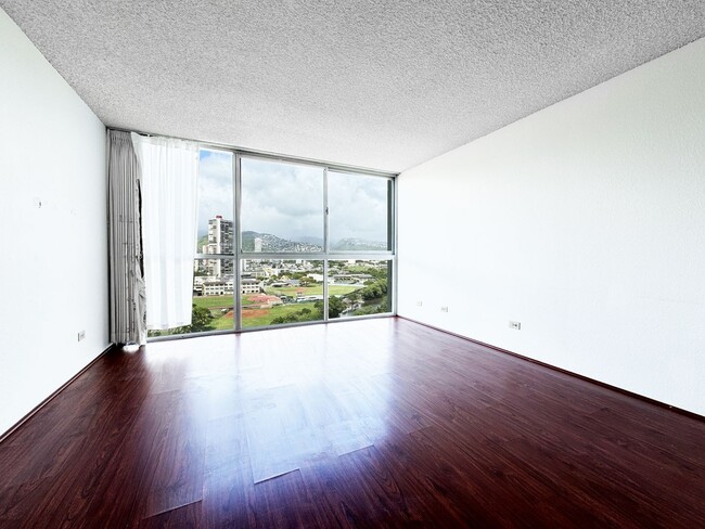 Foto del edificio - Waikiki Condo with One Assigned Parking Space