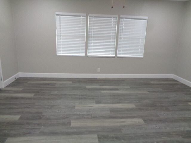 Building Photo - 917 Temple Dr