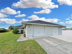 Building Photo - 201 Schoolside Dr