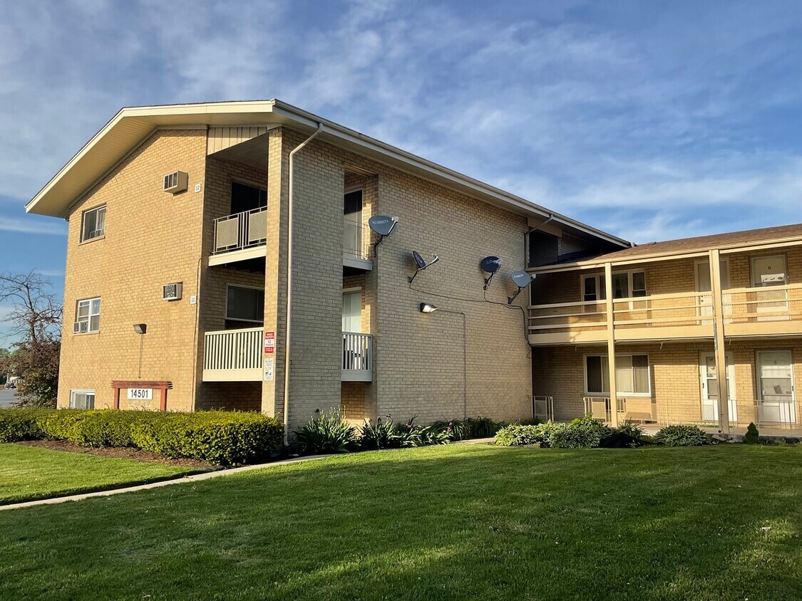 14501 Keystone Ave Unit 9, Midlothian, IL 60445 Condo for Rent in