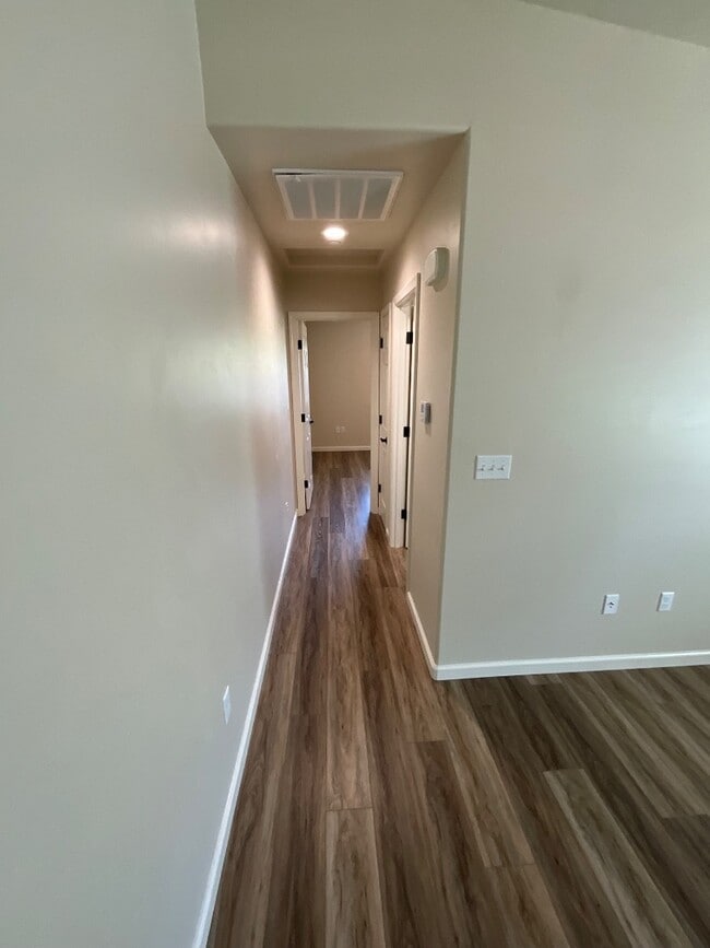 Building Photo - 1691 Windsor Ave