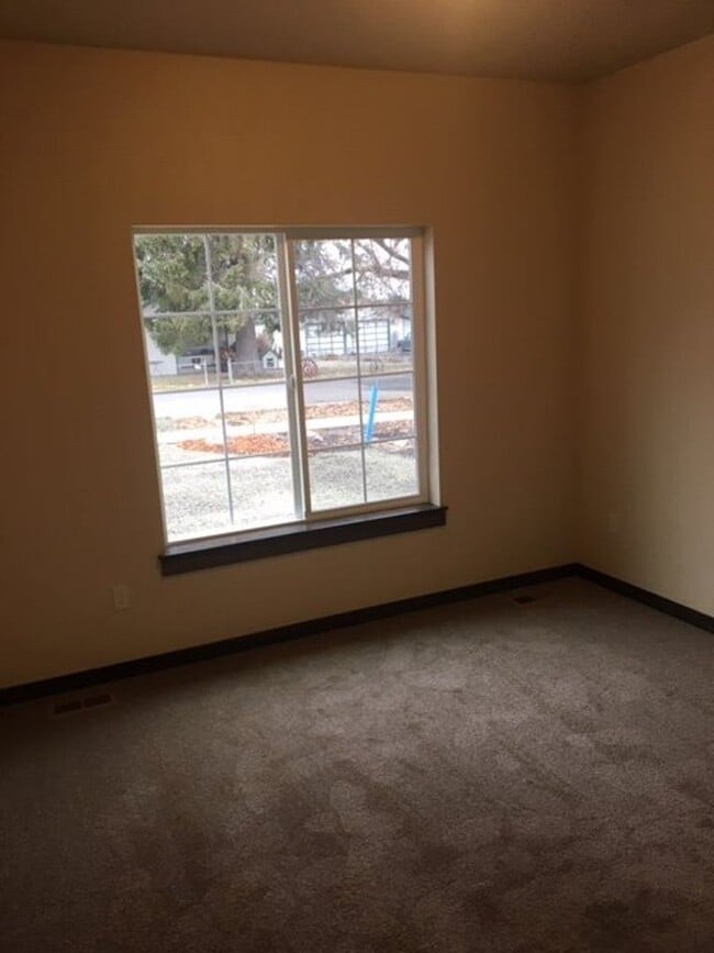 Building Photo - SINGLE FAMILY HOME ON GUY RD (APP#118)