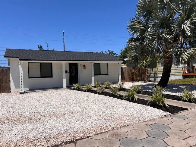 Photo - 5137 Dartmouth Ave N House