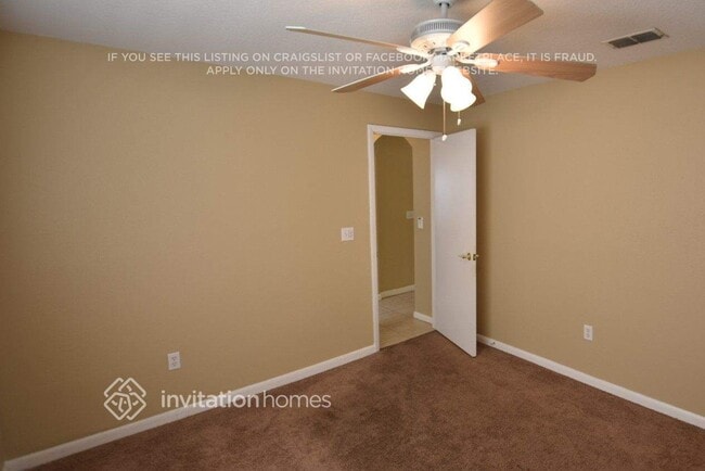 Building Photo - 1319 W Knollwood St