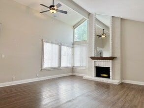 Building Photo - 8432 Basin Cir