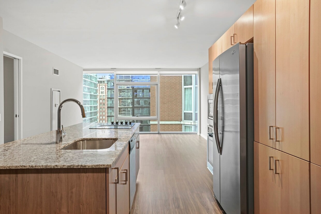 Photo - 210 E Illinois St (Chicago, IL)