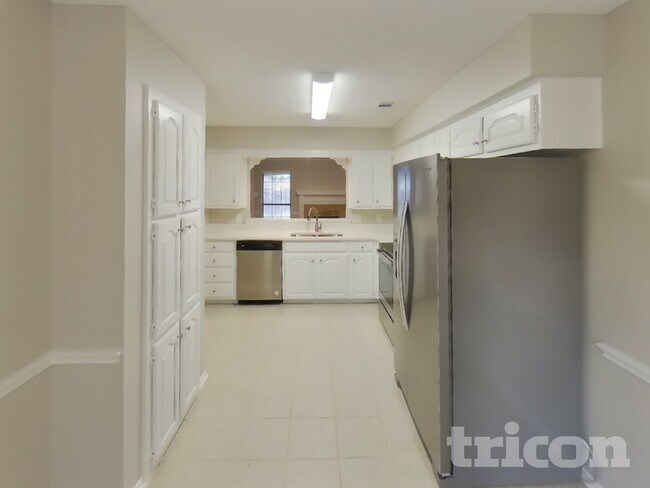 Foto del edificio - 721 Parkview Dr