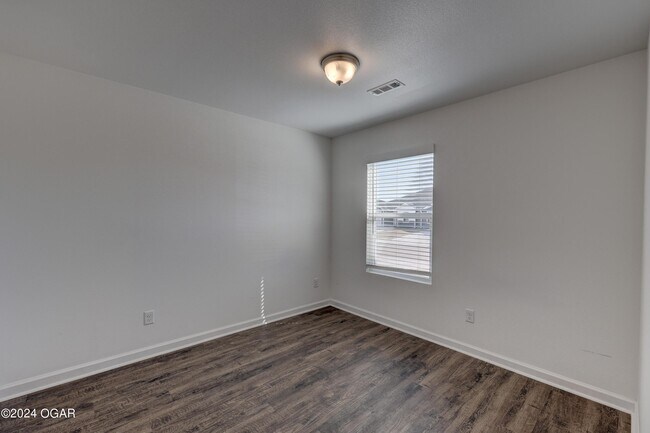 Building Photo - 757 Short Leaf Ln