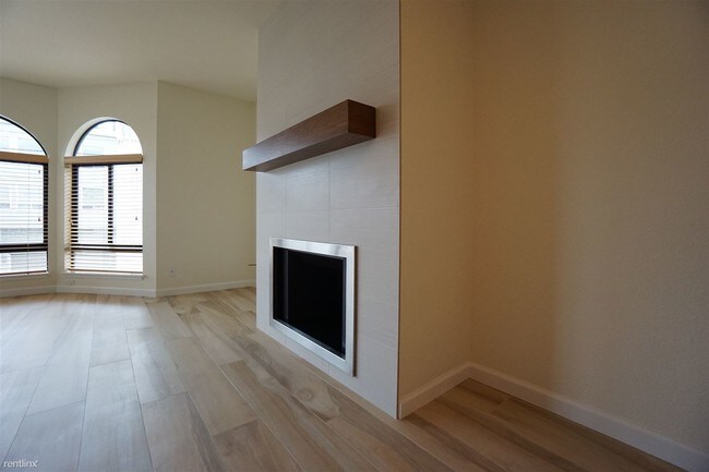 Foto del edificio - 712 N Point St