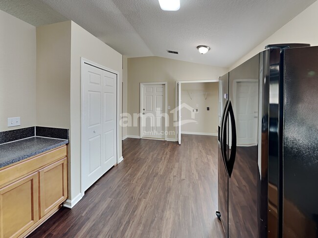 Building Photo - 64 Old Hickory Forest Rd