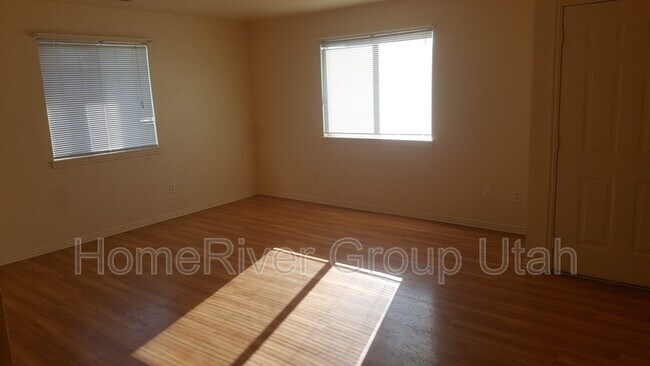 Building Photo - 4990 W 4850 S