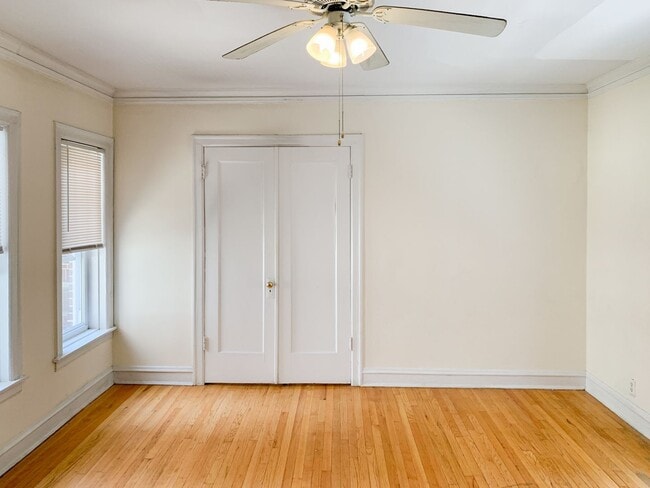 Foto del interior - 5208-14 N. Damen / 2000-10 W. Foster