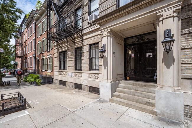 Building Photo - 269-271 W 12th St