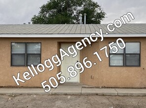 Building Photo - 537 Tulip Rd SE