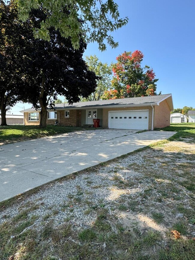 Foto del edificio - 6451 Alpine Ave NW