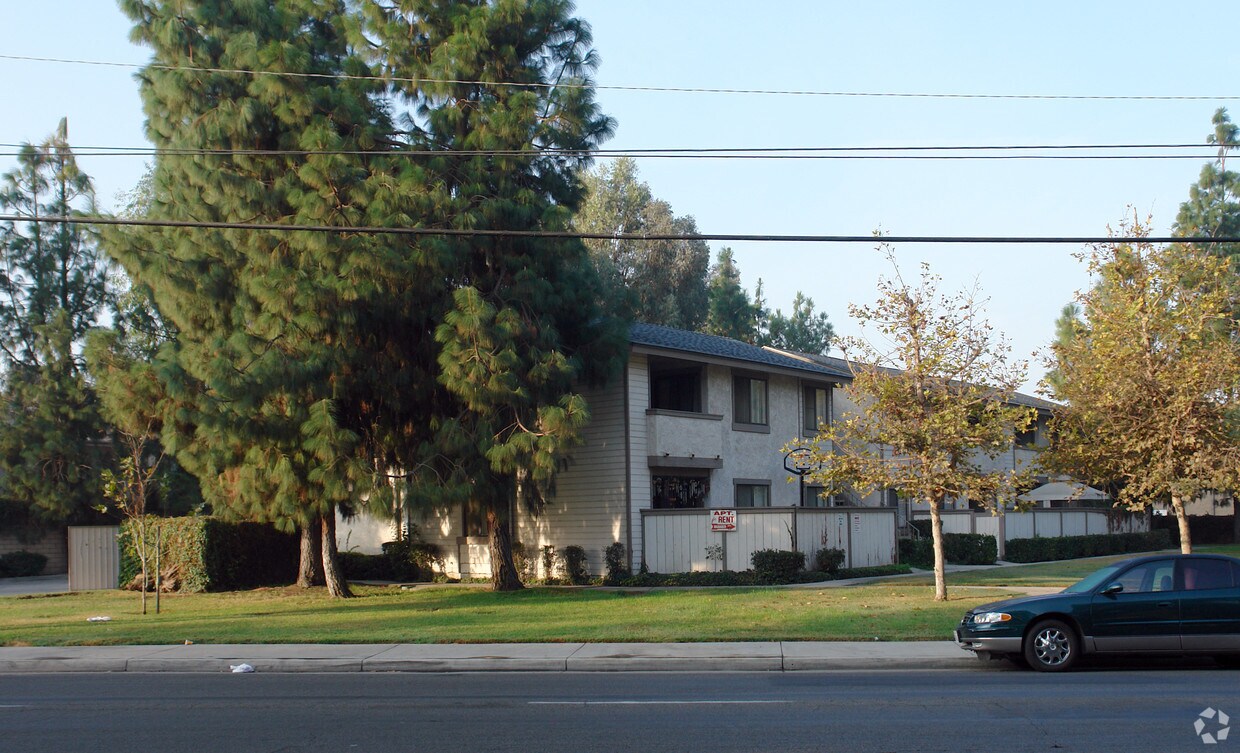 Primary Photo - 4820-4830 Jackson St