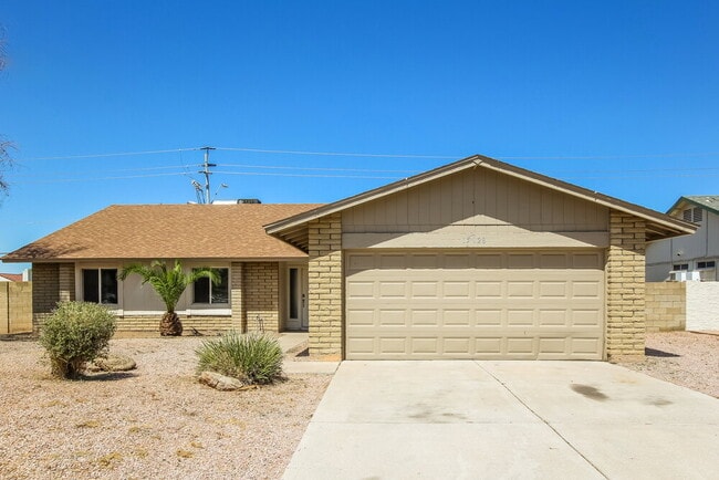 Building Photo - 15028 N 40th Pl