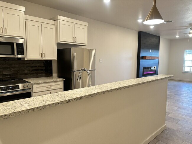 Foto del edificio - Brand new townhomes in Frenship ISD!
