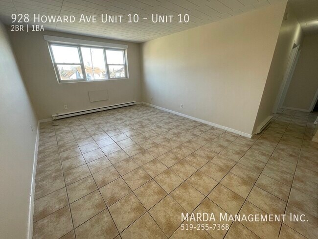 Photo du bâtiment - SPACIOUS 2 BED/1BATH IN CENTRAL WINDSOR! L...