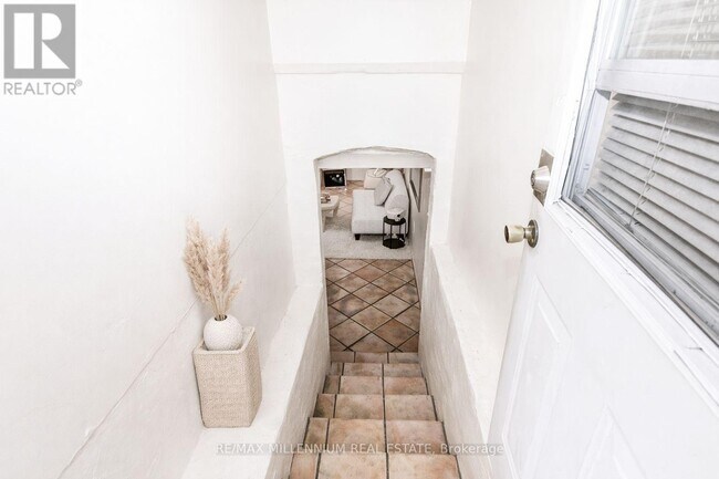 Photo du bâtiment - 533 Beresford Ave