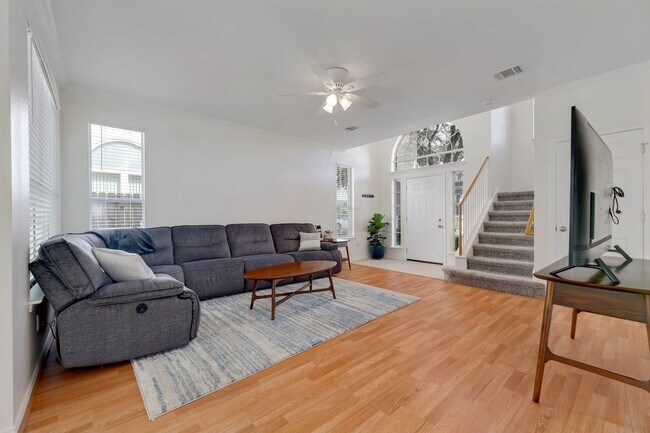 Building Photo - 3017 Sauls Dr