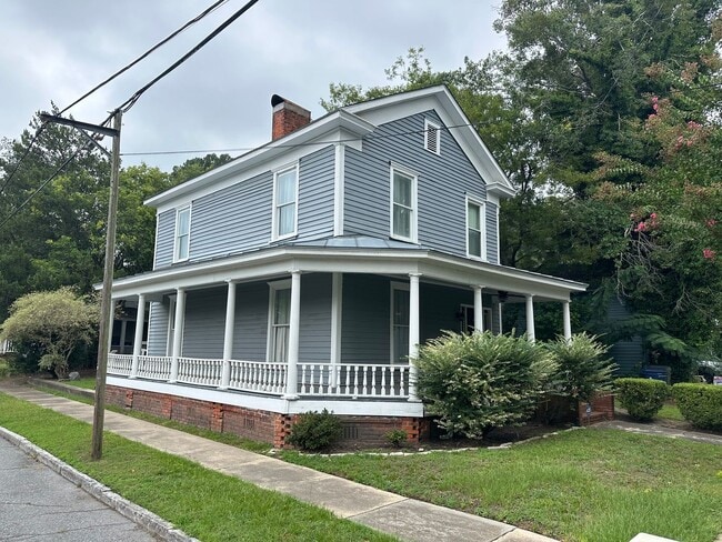 Building Photo - Historic 3 Bed 2 Bath Home in Downtown Was...