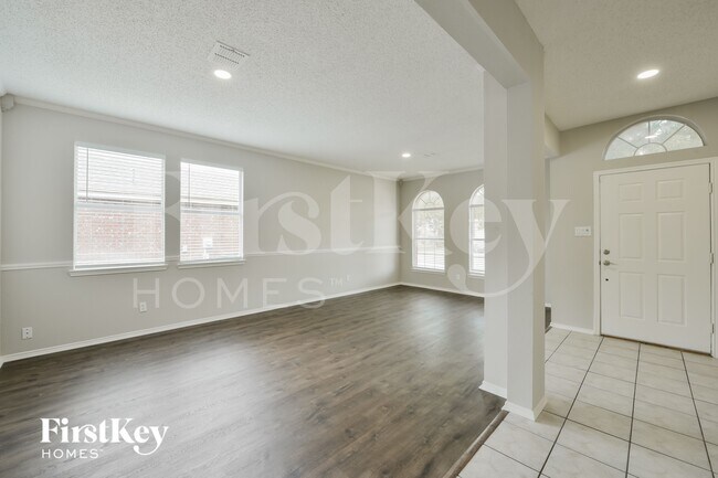 Foto del edificio - 1325 River Ridge Rd