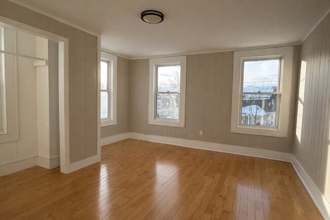 Building Photo - 13 Hampden St