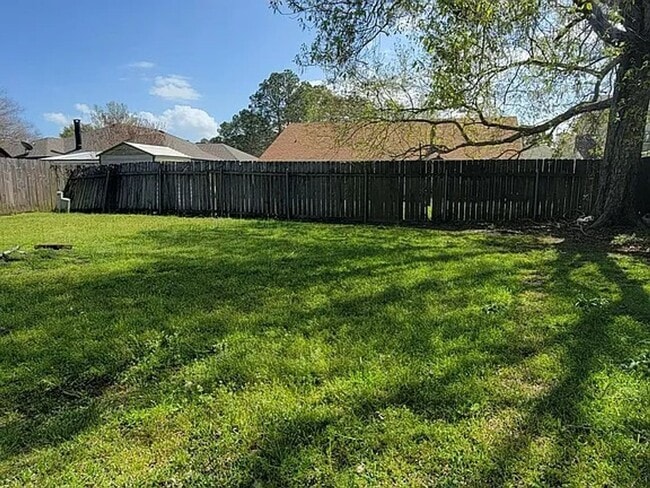 Building Photo - Slidell beautiful home