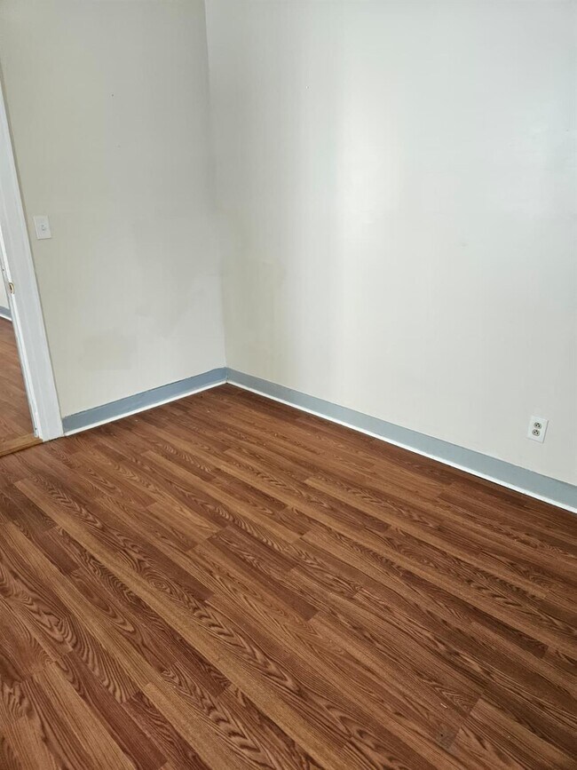Foto del edificio - 4334 Barnes Ave