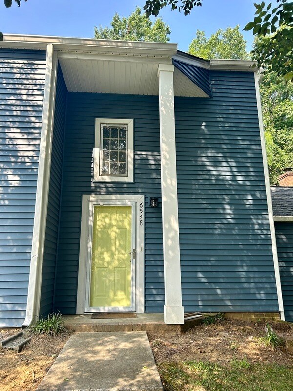 Building Photo - 6548 Point Comfort Ln