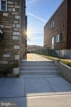 Building Photo - 1622 Borbeck Ave