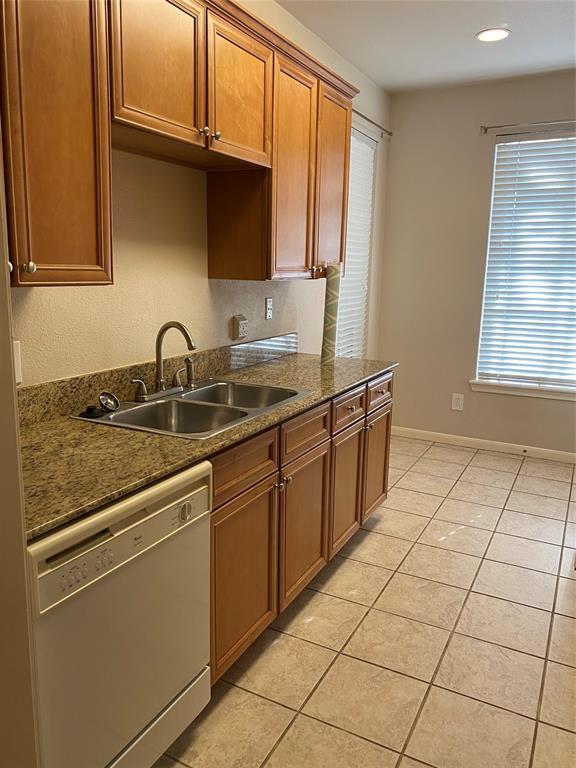 Foto del edificio - 2255 Braeswood Park Dr