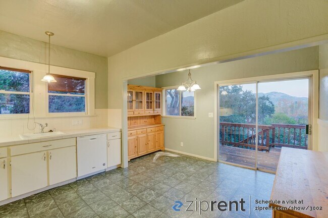 Building Photo - 176 Picnic Ave